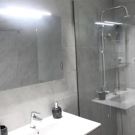 בית נופש Sea Breeze